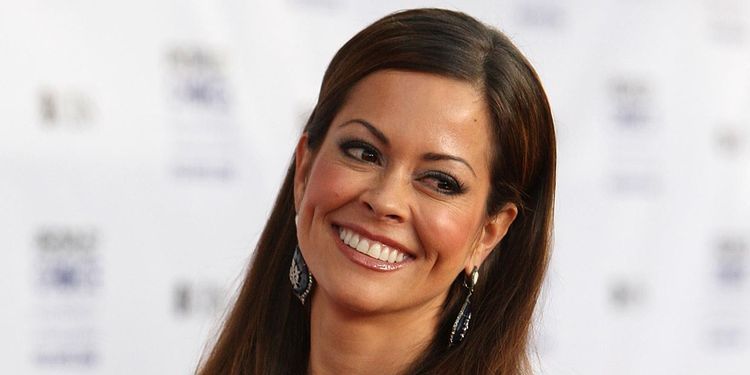  Photo of Brooke Burke-Charvet who battled Thyroid cancer