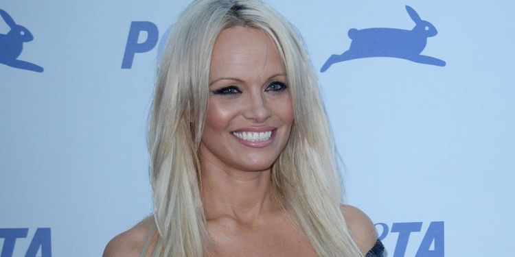 Photo of Pamela Anderson who suffers from Hepatitis C