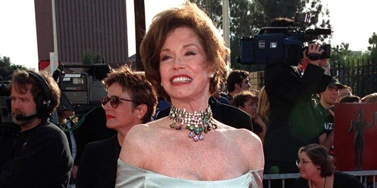 Image of MARY TYLER MOORE who rised above her diabetes diagnosis