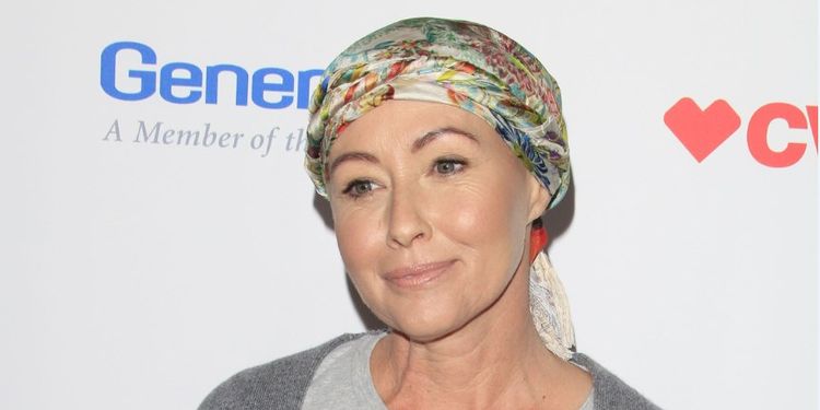 Image of Shannen Doherty who has Crohn's disease