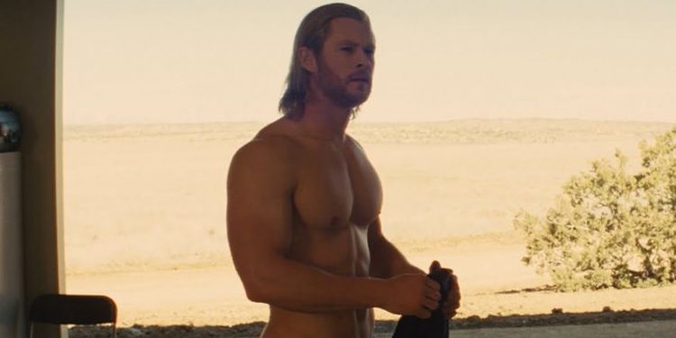 Photo of Chris Hemsworth in Thor looking ripped