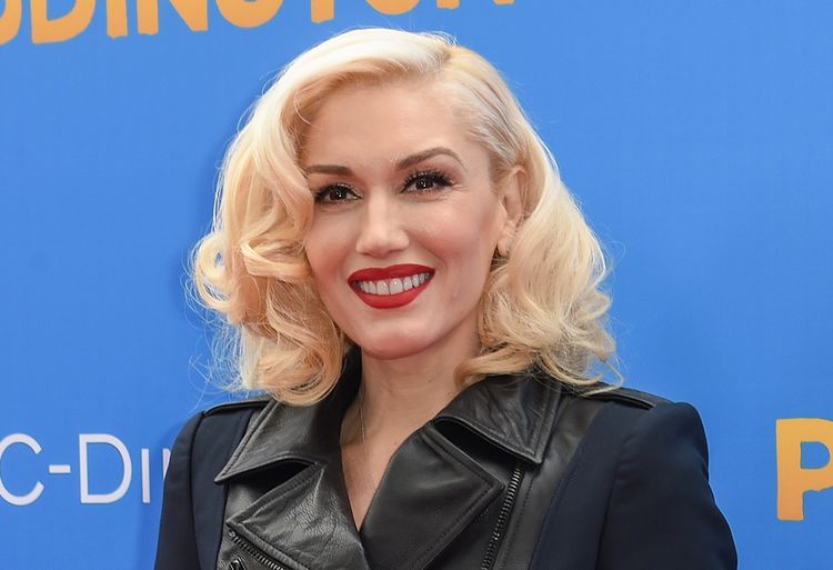 Photo of Gwen Stefani looking youthful