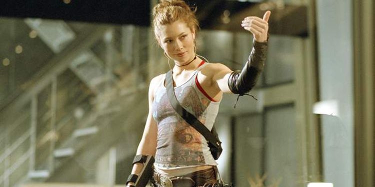 Photo of Jessica Biel in Blade Trinity looking fit