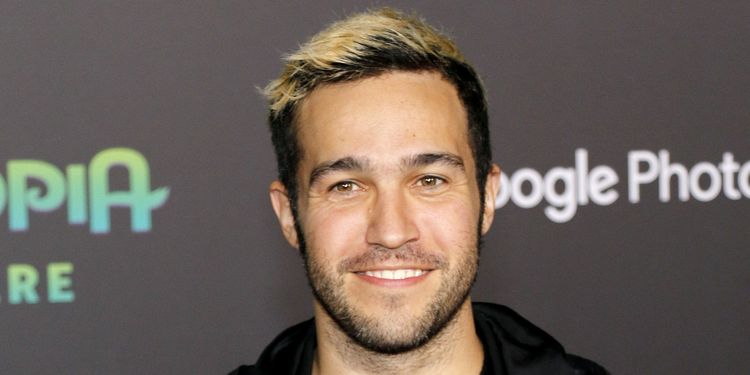 Photo of Pete Wentz who is bipolar