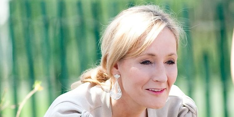 Image of J.K. Rowling, a millionaire who shares happiness tips