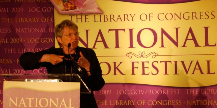 Image of Lois Lowry, a millionaire who shares happiness tips