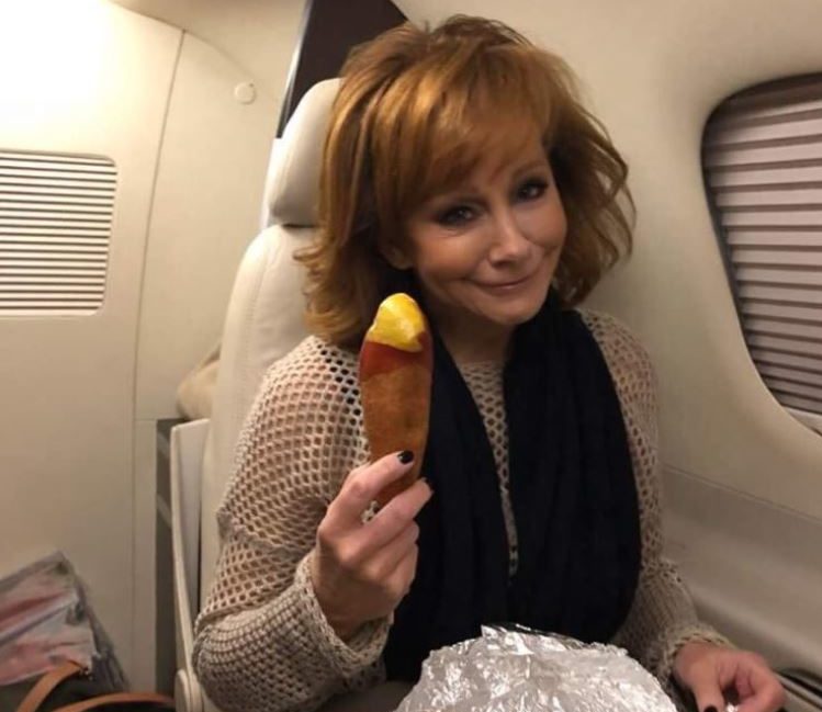 eating on airplane