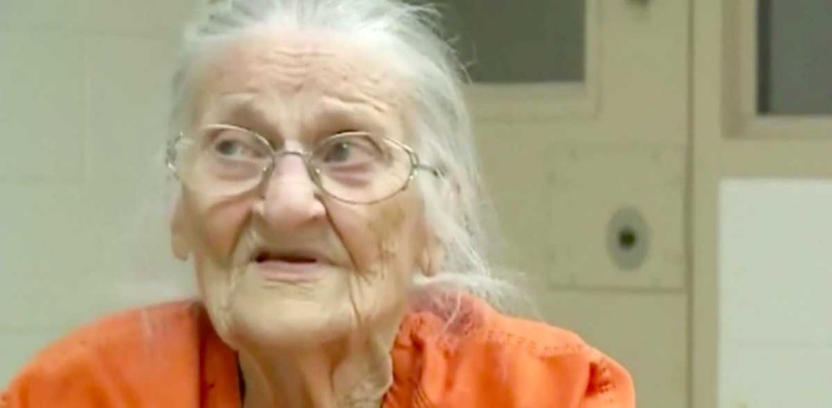 93 Year Old Woman Dragged Out Of Seniors Home Moneypail 4862