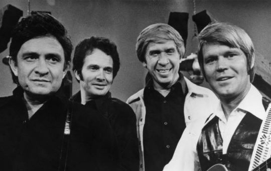 The Meaning Behind Johnny Cash’s “A Boy Named Sue”>